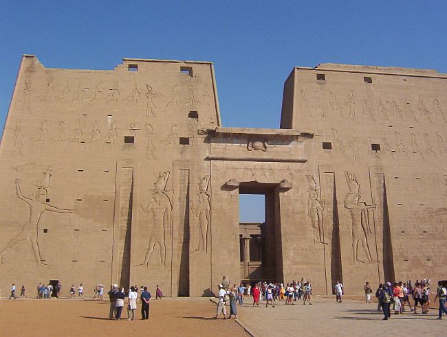 Chrám v Edfu