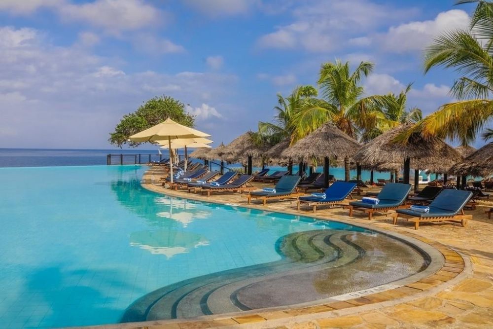 Infinity bazén Royal Zanzibar Beach Resort