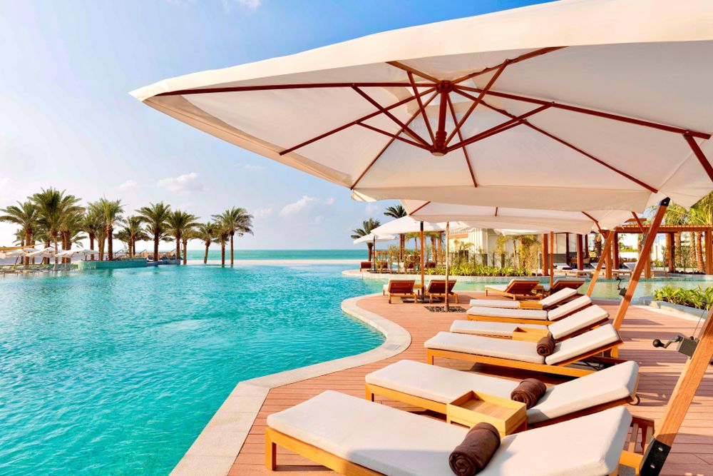 Infinity bazén Intercontinental Ras Al Khaimah Mina Al Arab Resort & Spa