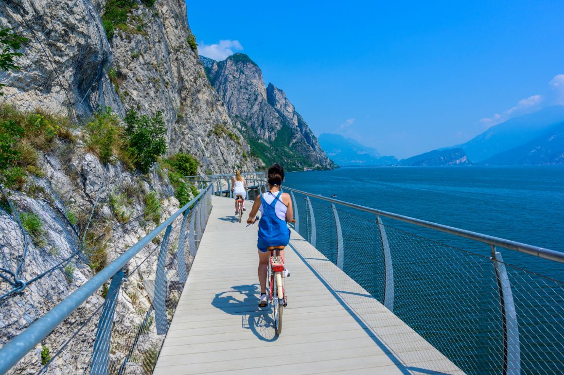 Cyklostezka u Limone sul Garda