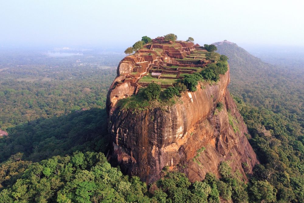 Sigiriya Rock s pevností na vrcholu je zapsaná na seznamu UNESCO