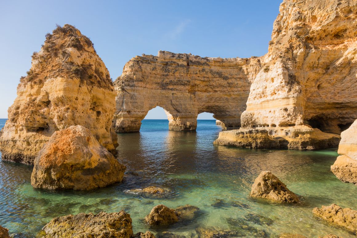 Pláž Marinha, Algarve, Portugalsko