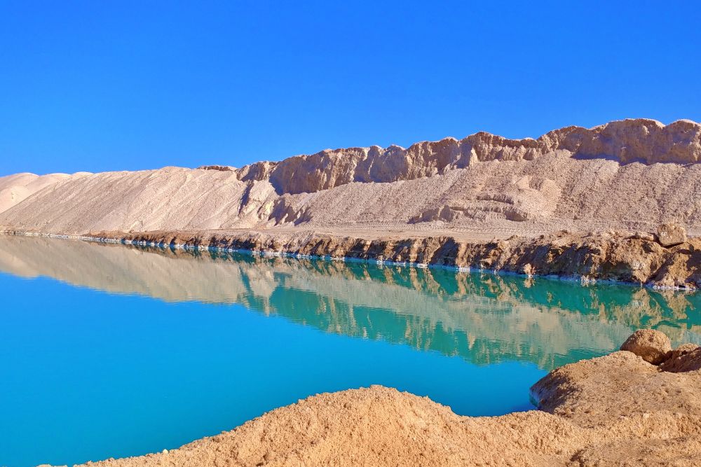 Solné jezero v poušti Siwa